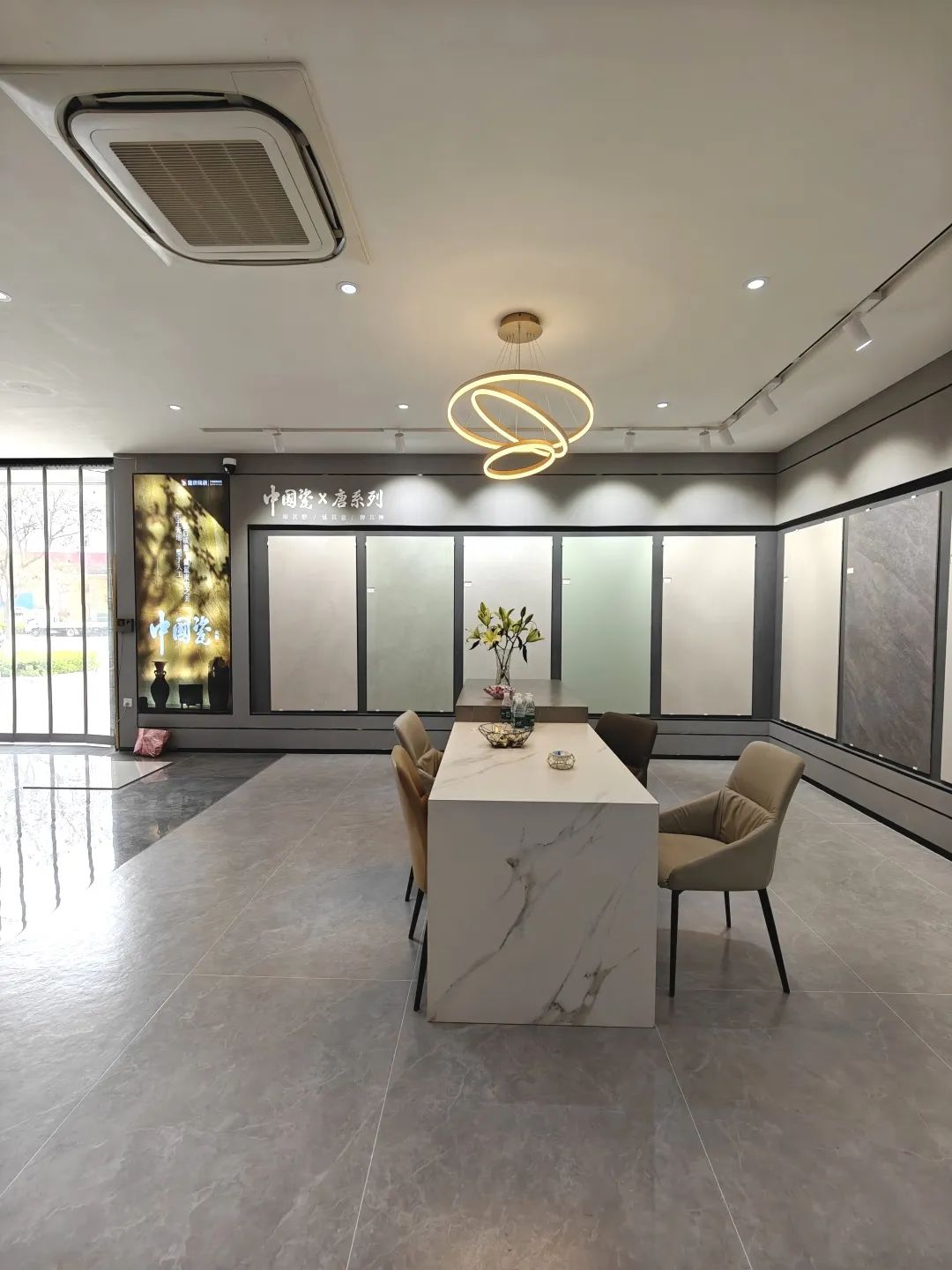 鷹牌50周年 門(mén)店風(fēng)采｜高碑店鷹牌陶瓷：締造品質(zhì)家居新典范(圖4)